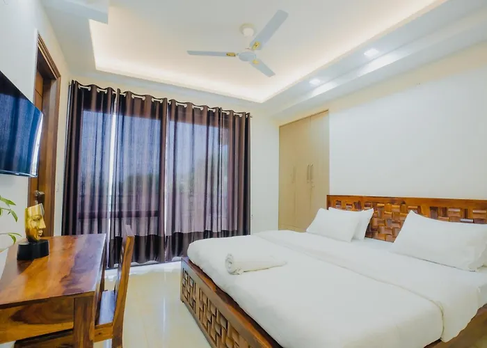 Lime Tree Hotel Golf Course Extension Nearby Grand Hyatt Gurgaon